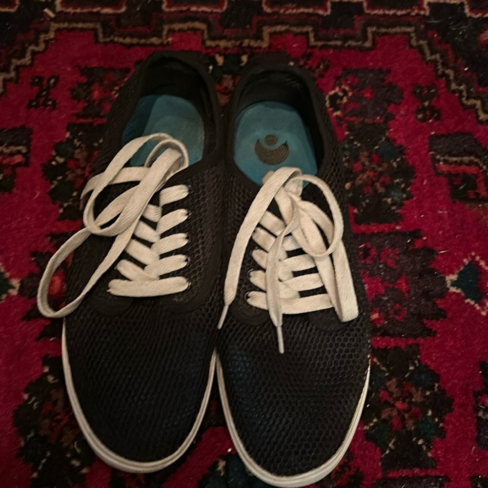 Men’s Osiris mesh sneaker size 9.5